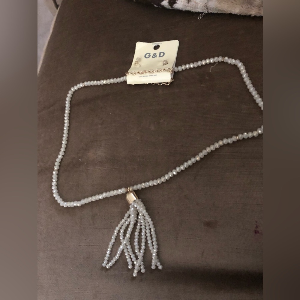 💜G & D Pale Gold Austrian Crystal Costume Jewelry Set- 690 $30 or $25 w/offer